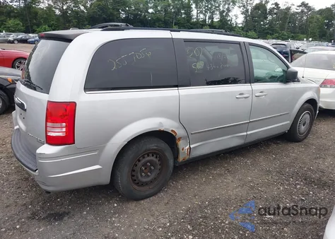 2010 Chrysler Town & Country Lx from USA, damaged, VIN 2A4RR4DE8AR314927